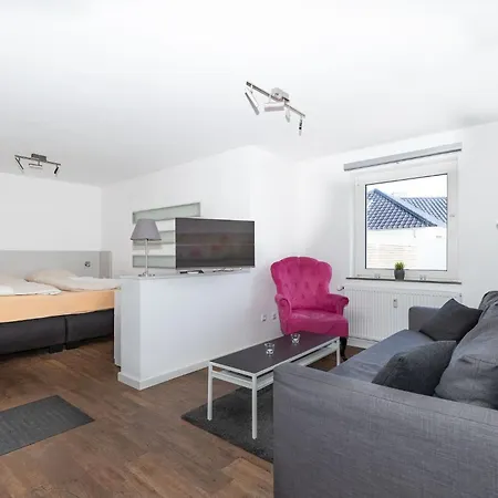 Pier 12, 5 Apartman